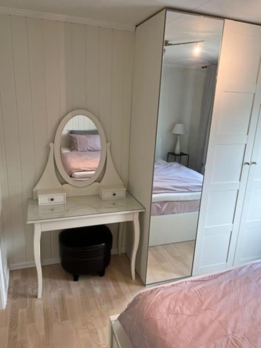 Sentral 4-Roms Leilighet I Trollbakken Tromsø Extérieur photo