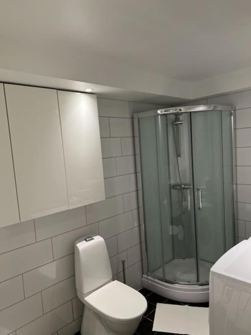Sentral 4-Roms Leilighet I Trollbakken Tromsø Extérieur photo